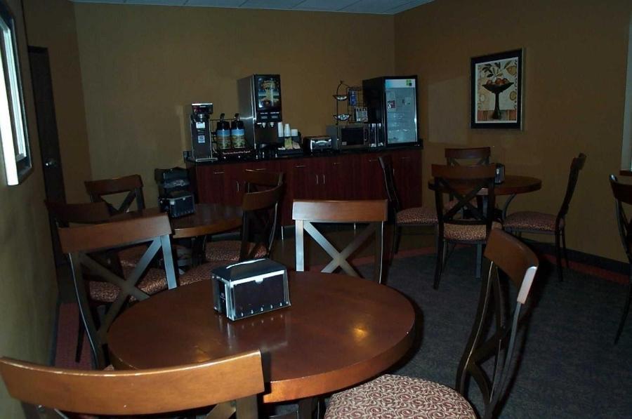 Americas Best Value Inn Big Lake Becker Restaurant bilde